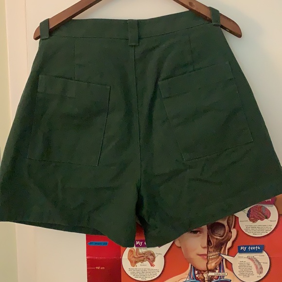Beaton Linen utility shorts - Picture 2 of 3